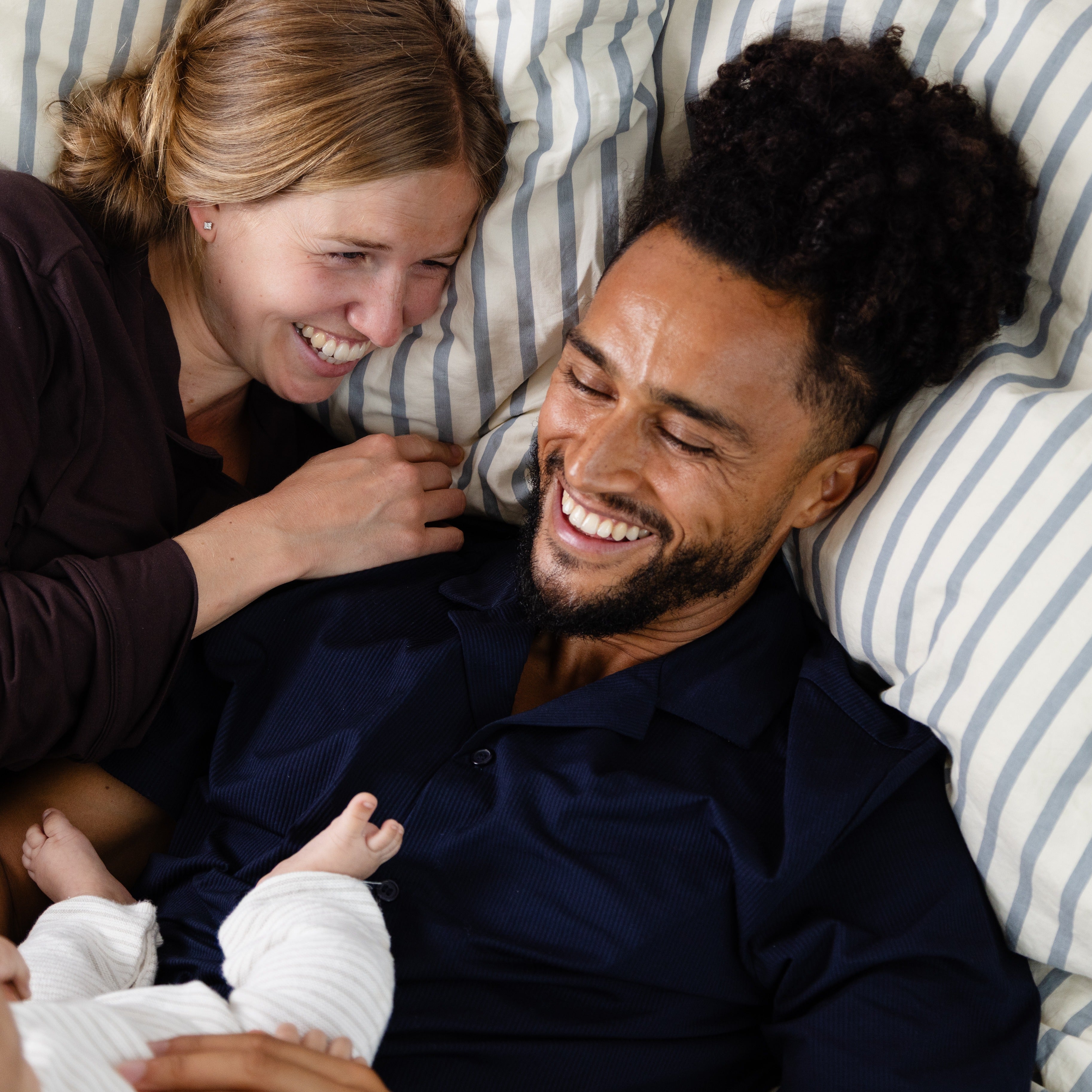 Perlemor/Midnattsblå Sengesett i matt sateng