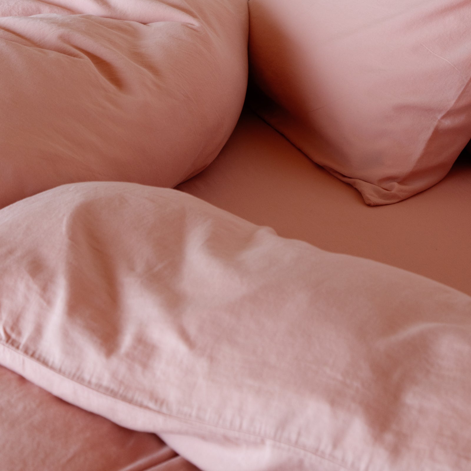 Gammelrosa Sengesett i matt sateng