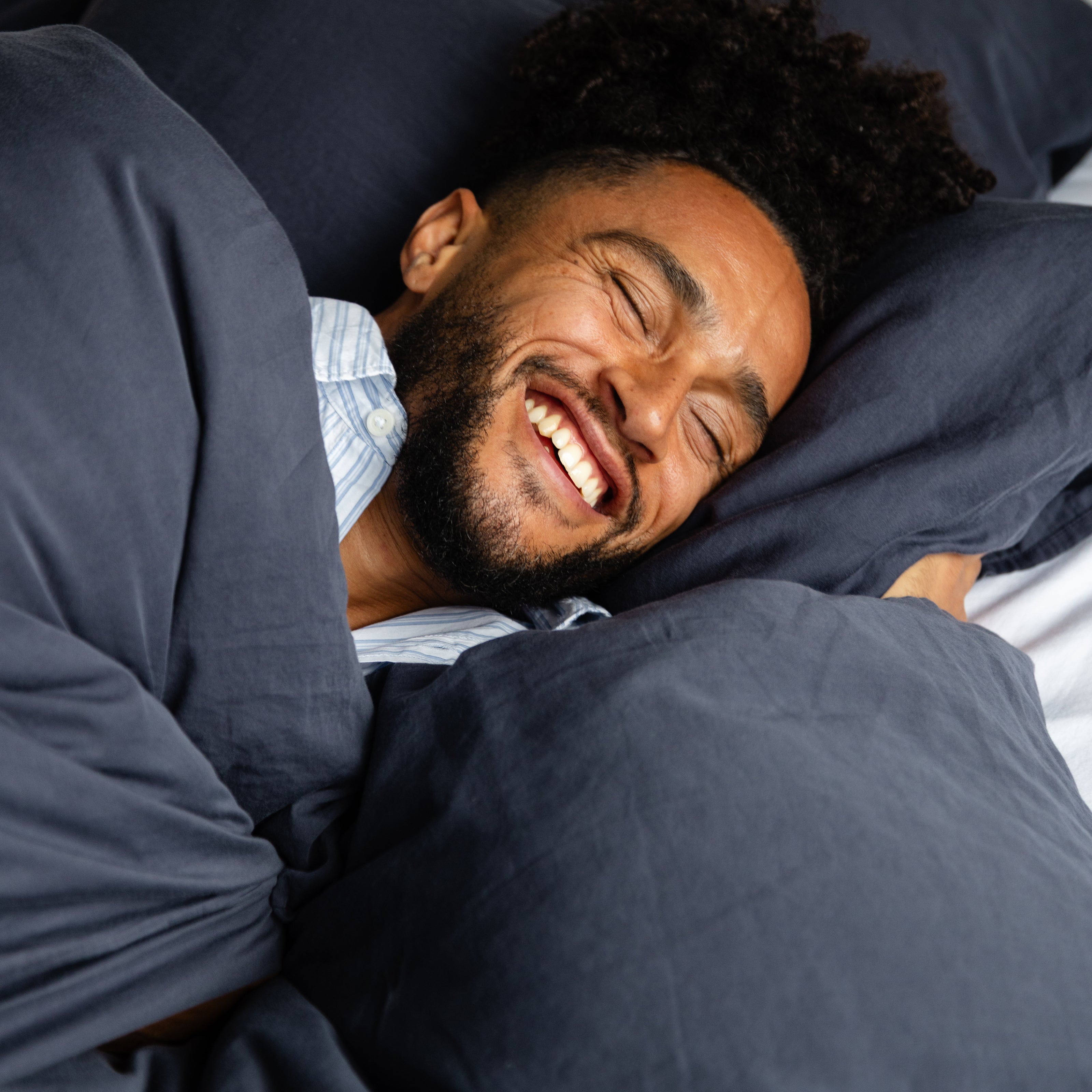 Skumring Sengesett i matt sateng