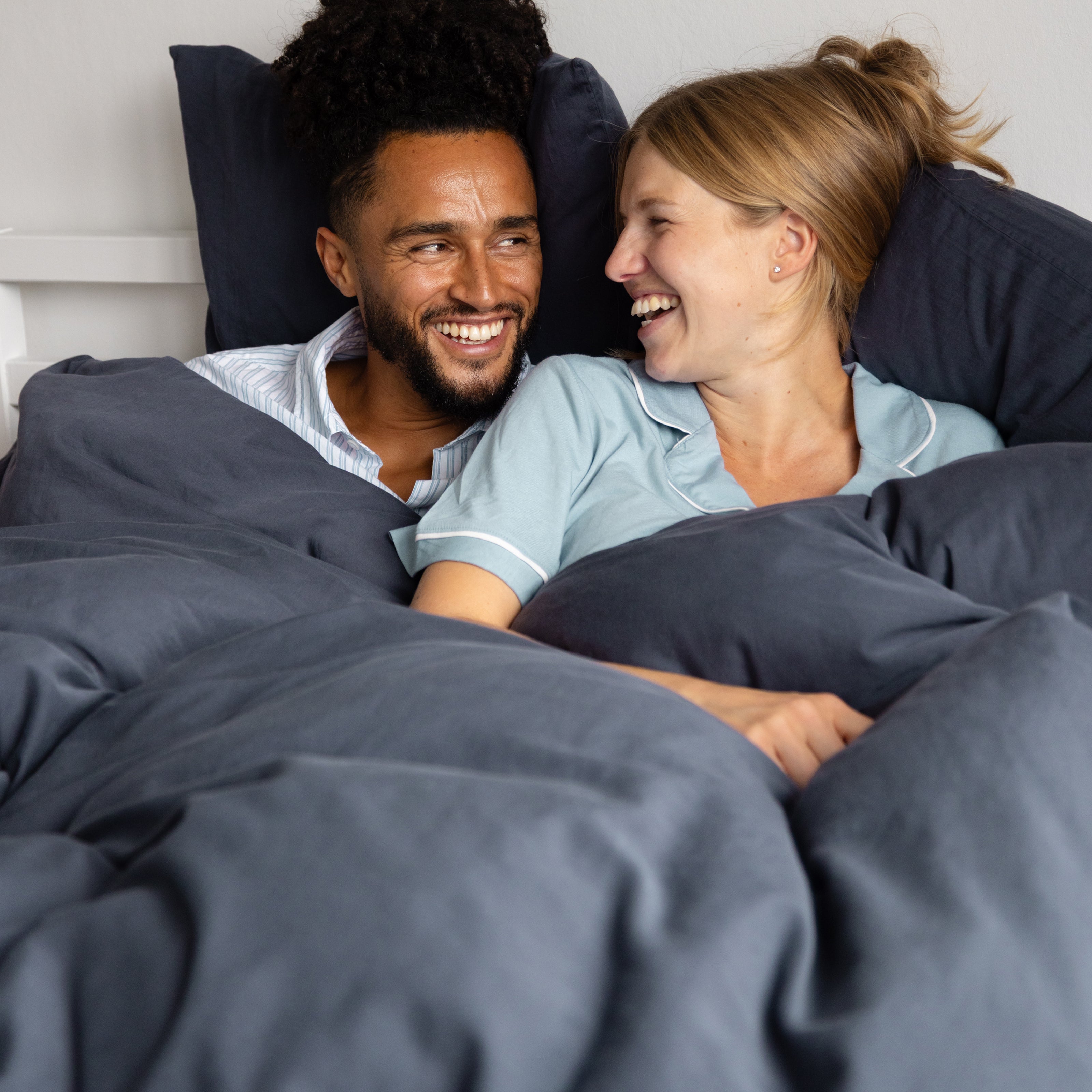 Skumring Sengesett i matt sateng